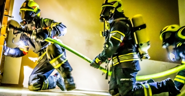 AQUASYS-Technologie im Brennpunkt-Portrait: Höchste Qualität und Wirksamkeit bei Brandbekämpfung